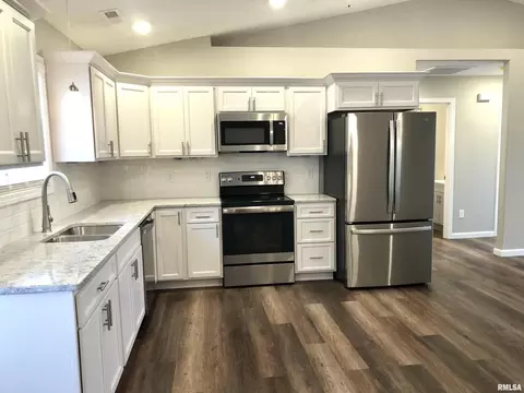 106 Olivia Dr, Marion, IL 62959 photo 8