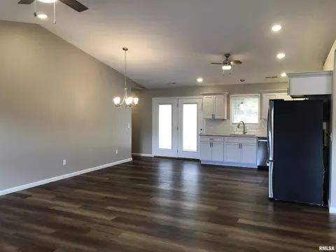 106 Olivia Dr, Marion, IL 62959 photo 5