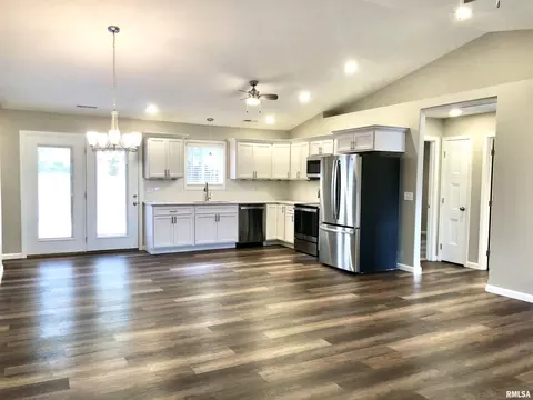 106 Olivia Dr, Marion, IL 62959 photo 3