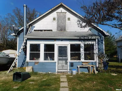 312 E Locust St, Salem, IL 62881 photo 8
