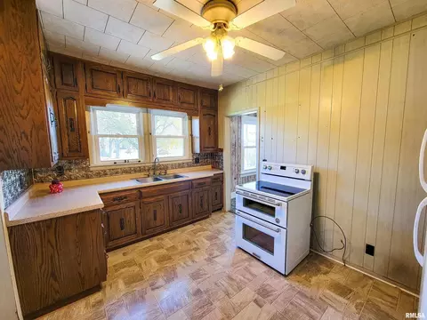 8433 Old Highway 50, Flora, IL 62839 photo 14