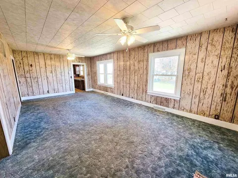 8433 Old Highway 50, Flora, IL 62839 photo 12