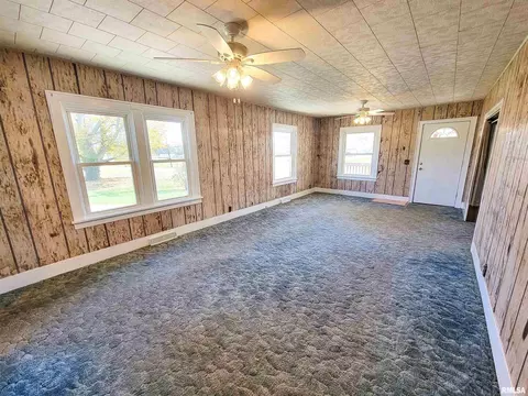 8433 Old Highway 50, Flora, IL 62839 photo 10