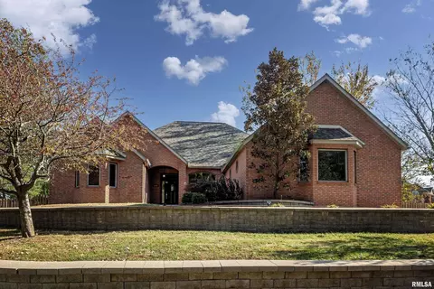 1403 S Fosse Rd, Marion, IL 62959
