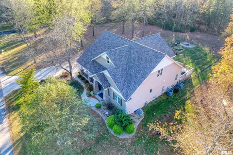 305 Prairie Rd, Carterville, IL 62918