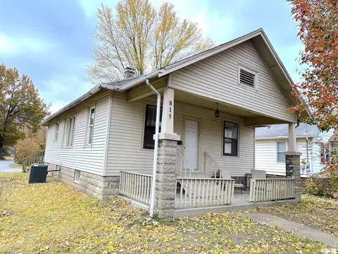 815 W Walnut St, Carbondale, IL 62901