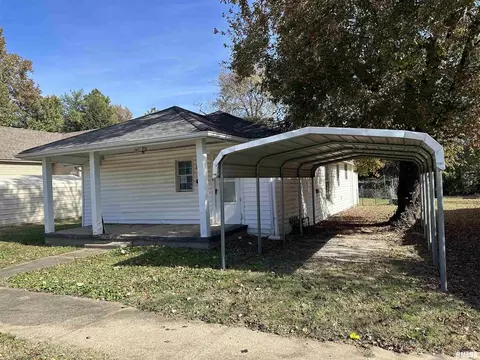 804 S 12th St, Herrin, IL 62948 photo 2