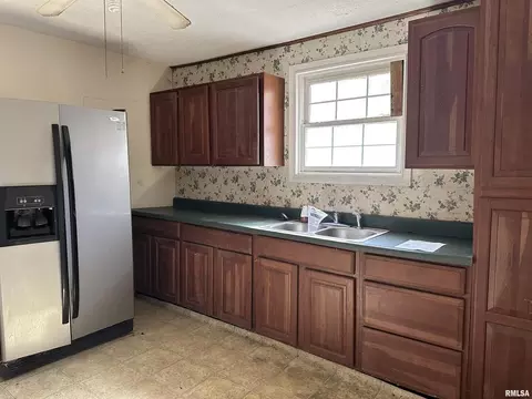 804 S 12th St, Herrin, IL 62948 photo 12