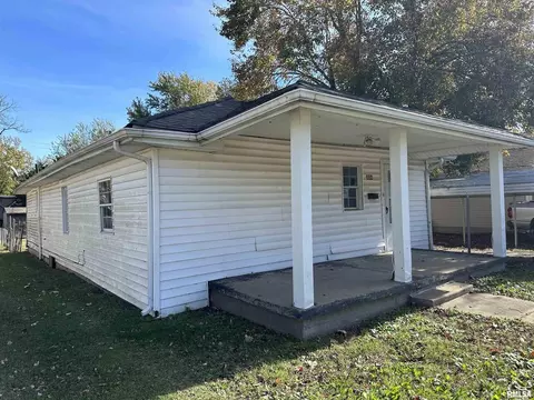 804 S 12th St, Herrin, IL 62948 photo 5