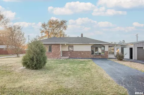 508 S 4th St, Irvington, IL 62848