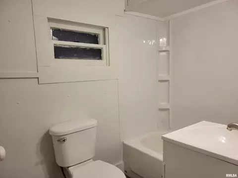 105 Norris St, Anna, IL 62906 photo 6