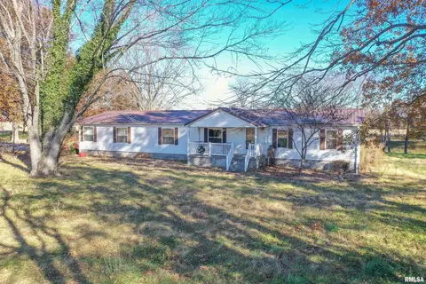 6032 Marshall Creek Rd, Odin, IL 62870