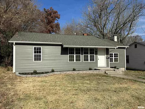 604 W Grand St, Carterville, IL 62918