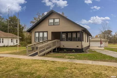 707 E Board St, Elkville, IL 62932
