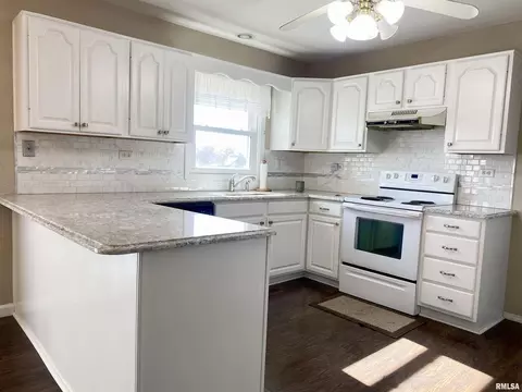 136 Greenview Rd, Centralia, IL 62801 photo 6