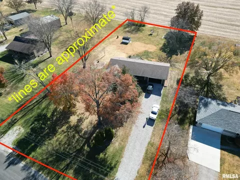 136 Greenview Rd, Centralia, IL 62801 photo 3