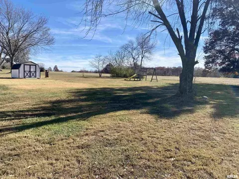 136 Greenview Rd, Centralia, IL 62801 photo 17