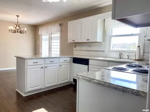 136 Greenview Rd, Centralia, IL 62801 photo 7