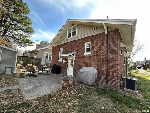 2032 Elm St, Murphysboro, IL 62966 photo 3