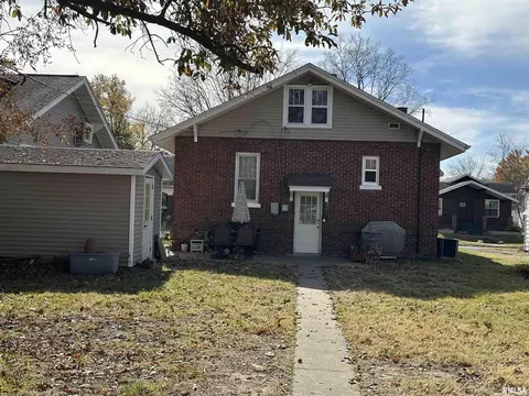 2032 Elm St, Murphysboro, IL 62966 photo 4