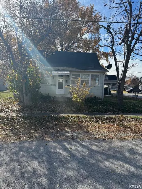 612 Taffee St, Pinckneyville, IL 62274
