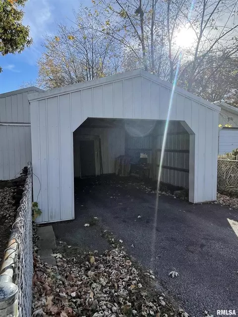 607 E Carter St, Marion, IL 62959 photo 20