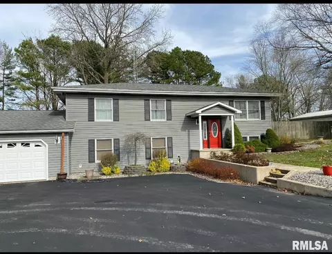 10458 N Puckett Ln, Mount Vernon, IL 62864