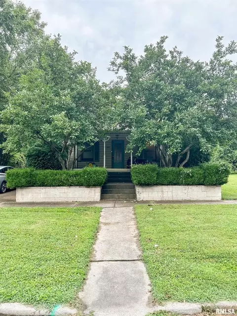 209 E 7th St, Metropolis, IL 62960