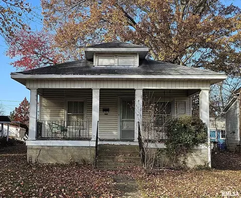 1019 S Mckinley St, Harrisburg, IL 62946