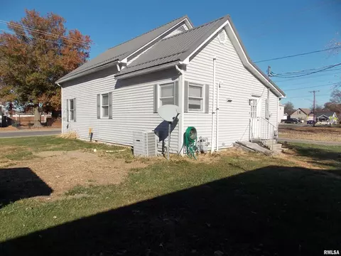 110 W Hardin St, Centralia, IL 62801 photo 3