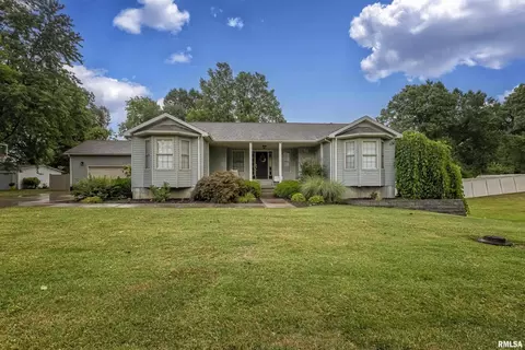 2914 Delora Ln, Herrin, IL 62948