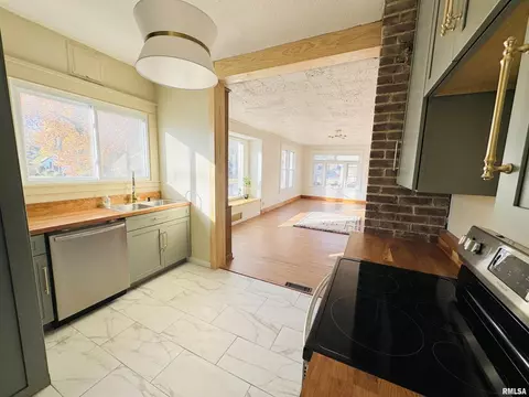 435 Leafland Ave, Centralia, IL 62801 photo 9