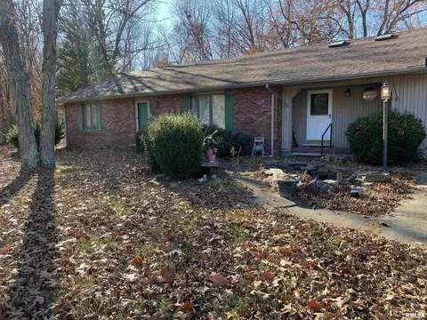 15577 Dwina Rd, Marion, IL 62959