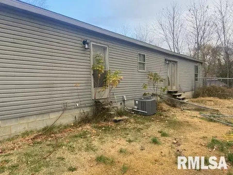14142 E State Highway 34, Benton, IL 62812 photo 3