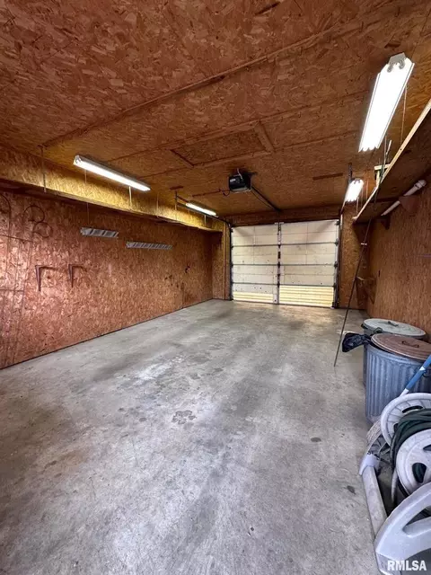 809 N Granite St, Marion, IL 62959 photo 4