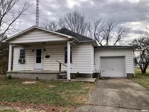 1310 E Poplar St, West Frankfort, IL 62896