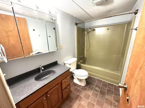 1308 E 3rd St, Centralia, IL 62801 photo 5