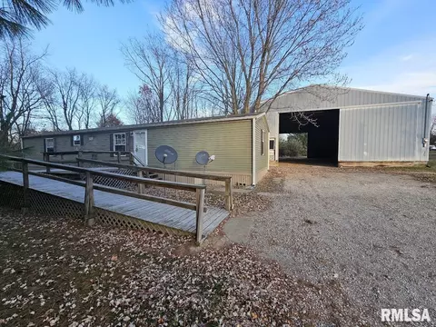 2612 Miles Ln, Salem, IL 62881