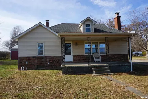 2803 S Broadway St, Salem, IL 62881
