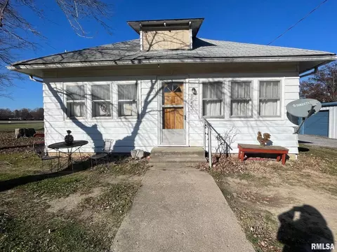 13805 Ewing Rd, Whittington, IL 62897 photo 4