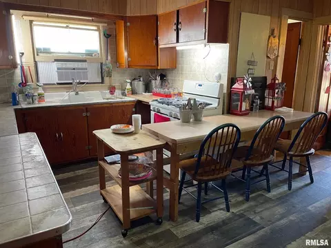 13805 Ewing Rd, Whittington, IL 62897 photo 8