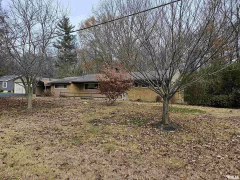 814 N 6th St, Vienna, IL 62995