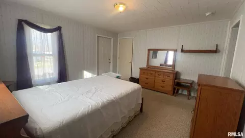 606 S State St, Christopher, IL 62822 photo 14