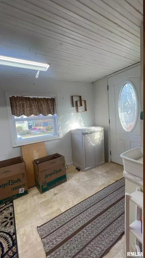 606 S State St, Christopher, IL 62822 photo 19