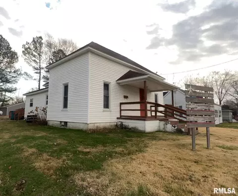 606 S State St, Christopher, IL 62822