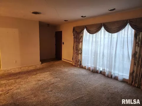 200 E Van Buren St, Herrin, IL 62948 photo 30