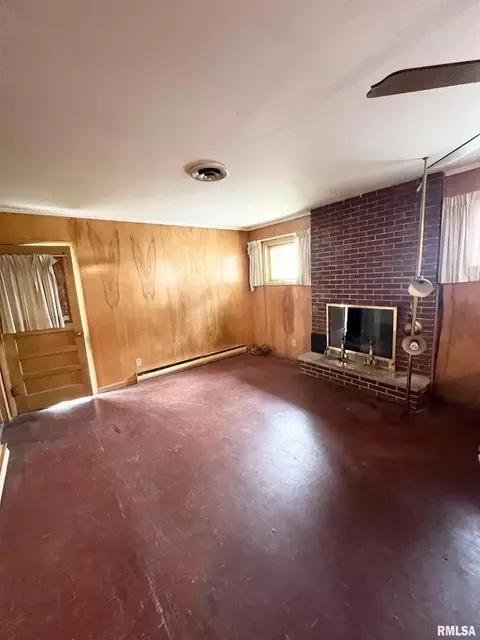 200 E Van Buren St, Herrin, IL 62948 photo 9