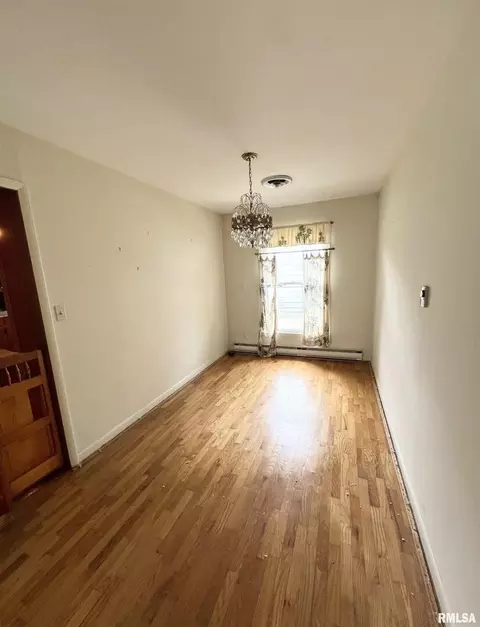 200 E Van Buren St, Herrin, IL 62948 photo 2