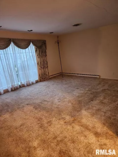 200 E Van Buren St, Herrin, IL 62948 photo 31