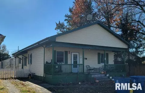 409 E 9th St, Johnston City, IL 62951 photo 2